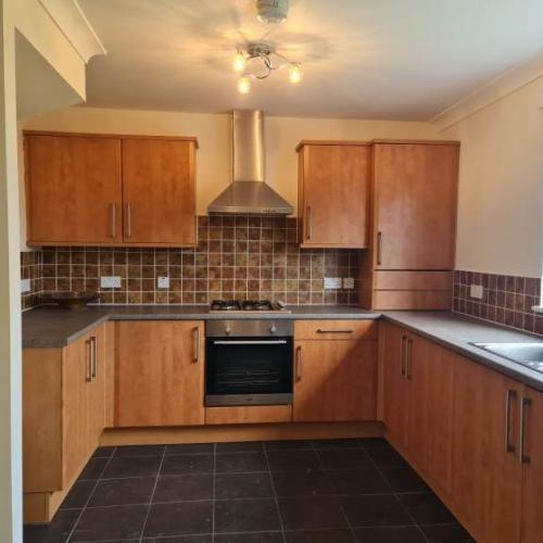 4-Bedroom House, 2 Bathrooms, Study, Garden & Parking – Liverpool L11-available to rent
