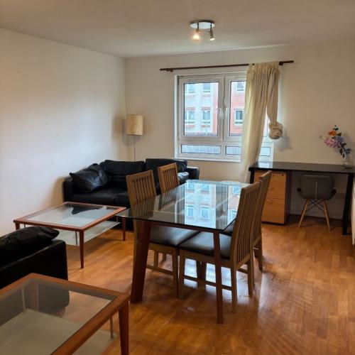 2 Bedroom flat available for immediate entry