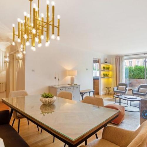 2 bedroom flat in Beatrix House, London, SW5 (2 bed) (#2771766)