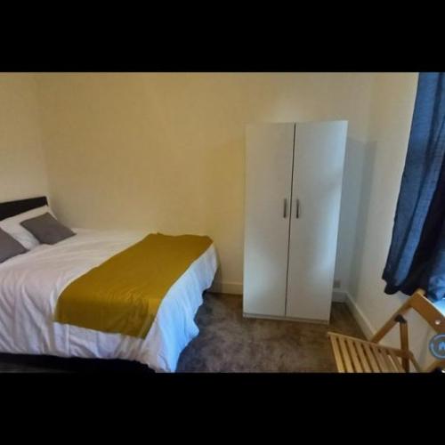 1 bedroom in Stevenage Road, London, E6 (#2716330)