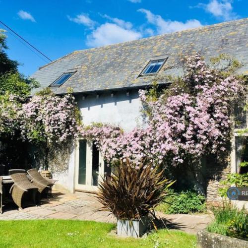 4 bedroom house in South Huish, Salcombe, TQ7 (4 bed) (#2779691)