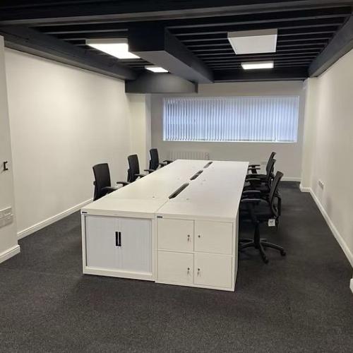 Self-Contained Studio to Rent in Burlington Gardens W3 6BA