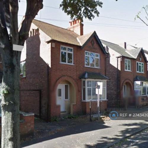 5 bedroom house in Harrington Drive, Nottingham, NG7 (5 bed) (#2743439)