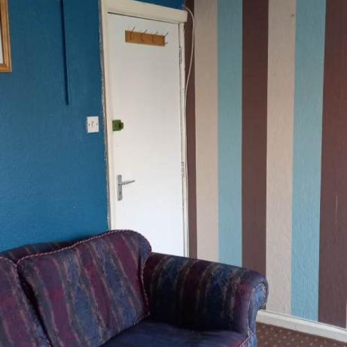 **LET BY**FIRST FLOOR**1 BEDROOM FLAT**WATERLOO ROAD**HANLEY**