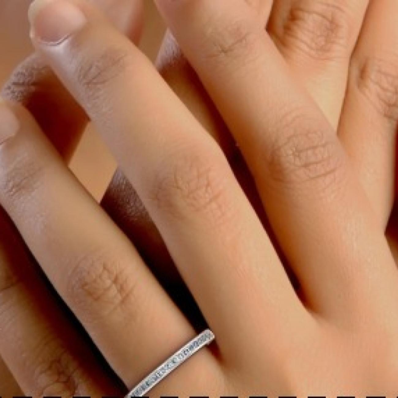 Erin – 18K White Gold Lab Grown Diamond Wedding Band