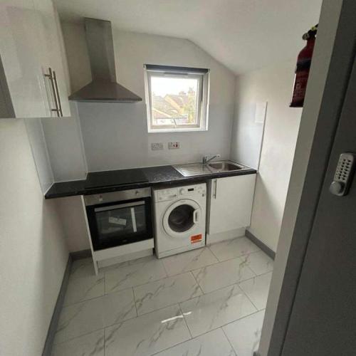 Ensuite Studio Room in Slough SL12RW