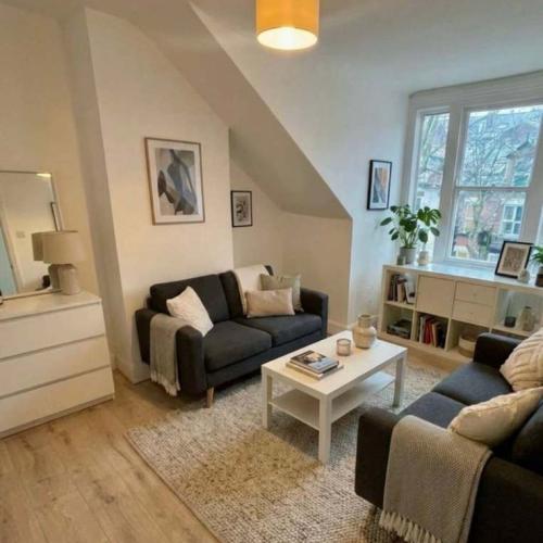 1 Bed Flat. Bills included. Furnished.