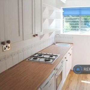2 bedroom house in Old Mill Road, Kings Langley, WD4 (2 bed) (#2882107)