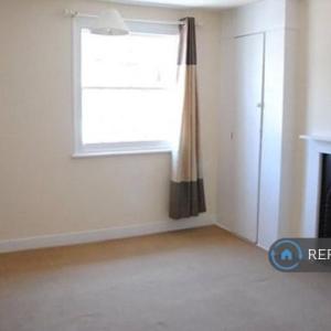 2 bedroom house in Old Mill Road, Kings Langley, WD4 (2 bed) (#2882107)