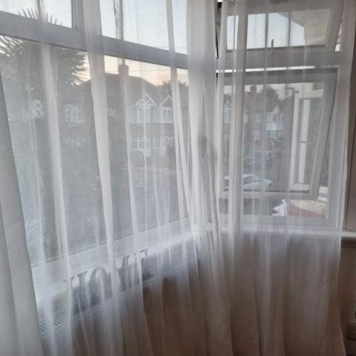 Very Clean Fully Furnished Two Double Bedroom Available ( Feltham, Hounslow)