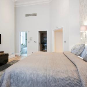 Mayfair - Studio - West London - W1J - Short Term Let