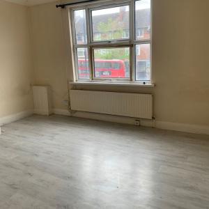 2 bed two storey Spacious flat in Romford RM5 area