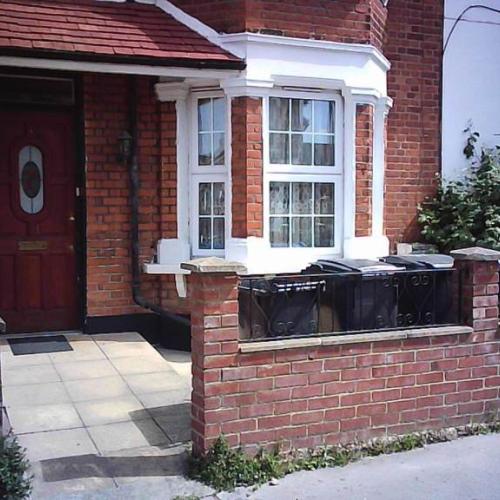 Newly Refurbished 4–5 Bedroom House in Thorton Heath