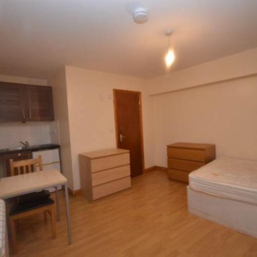 Large Ensuite Double room in Wandsworth £950 month All bills included