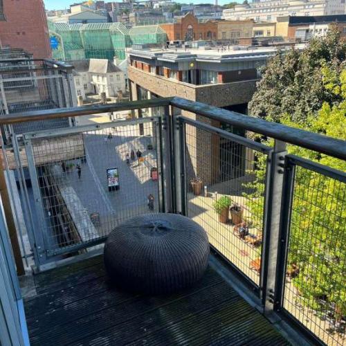 1 bedroom flat at eclipse building bristol city centre