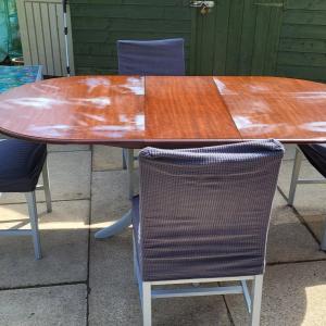 Extendable Dining Table & 4 Chairs