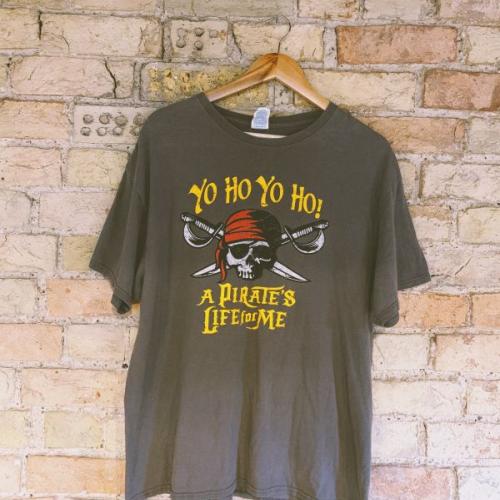 Vintage 1990s pirate T-shirt size XL