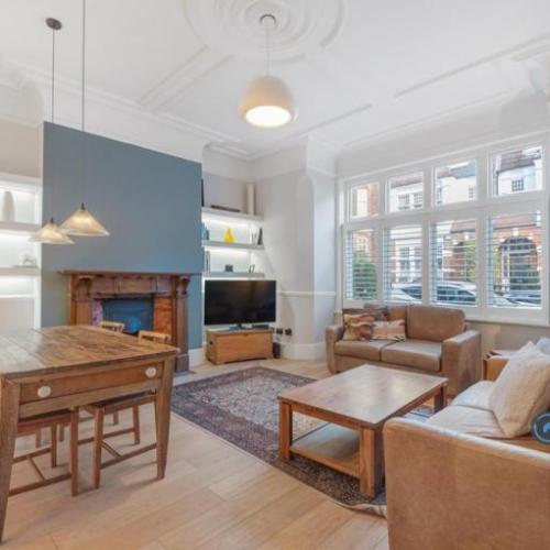 2 bedroom flat in Glenmore Road, London, NW3 (2 bed) (#2837239)