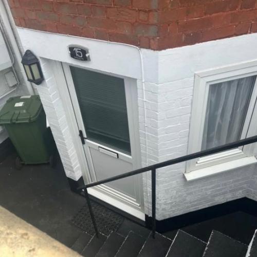 1 Bed Flat with garden and garage, central Exeter