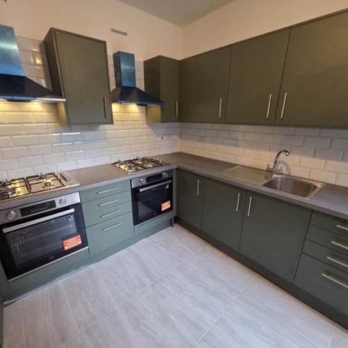 Newly Refurbished Studio Room - Available Now