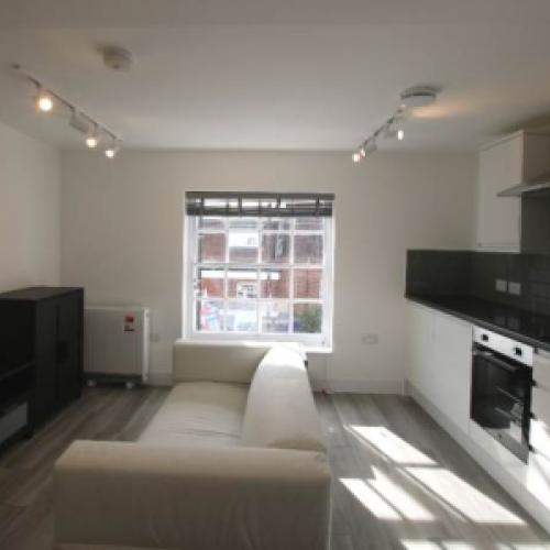1 Bedroom Flat Available To Rent On High Street, Barnet, EN5