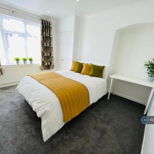 6 bedroom house in Harefied Road, Southampton, SO17 (6 bed) (#2808180)