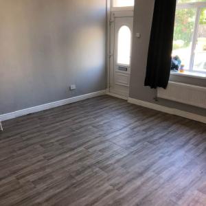 2 Bedroom End Terraced House To Let / Rent BD21 Keighley