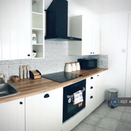 3 bedroom house in Enderley Street, Newcastle-Under-Lyme, ST5 (3 bed) (#2810539)