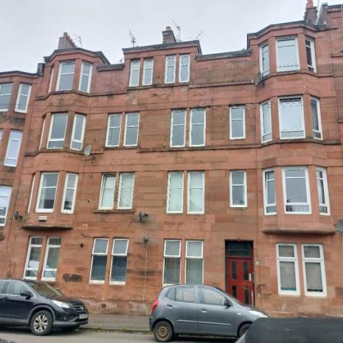 🏡 Freshly Redecorated 1-Bed Second Floor Flat in Shawlands