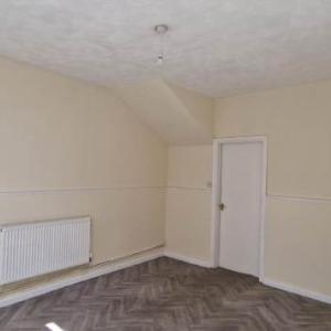🏡 2 Bed Terraced House to Rent – Ashton-under-Lyne (OL6 8JW)