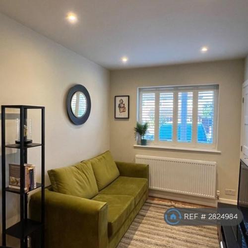 1 bedroom flat in Redfern Close, Cambridge, CB4 (1 bed) (#2824984)