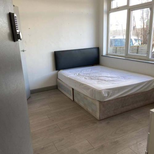 Studio Room in Headstone Harrow HA14UH