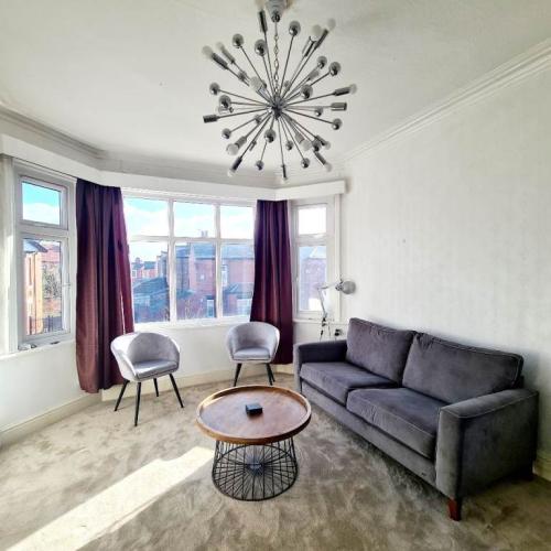 LARGE 1 BEDROOM FLAT IN VICTORIA PARK- Bills Inclusive