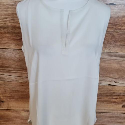 White vest top