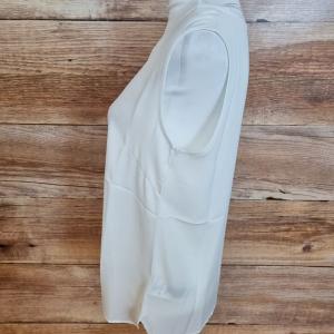 White vest top