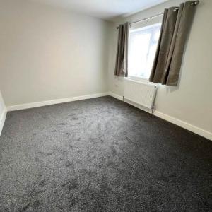 Massive 8 Bedrooms HMO, C3(b) and Children Care home Licenced House in Rainham - Company Let Allowed