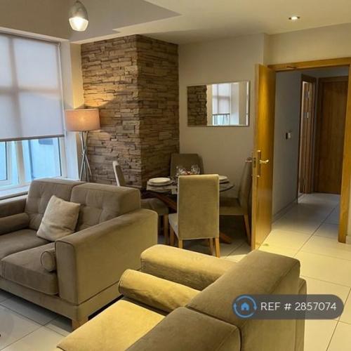 2 bedroom flat in Butts Court, Leeds, LS1 (2 bed) (#2857074)