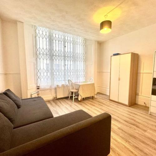 Studio Apartment - Bills included – Clanricarde Gardens, Notting Hill Gate, W2 - Ref: 2254