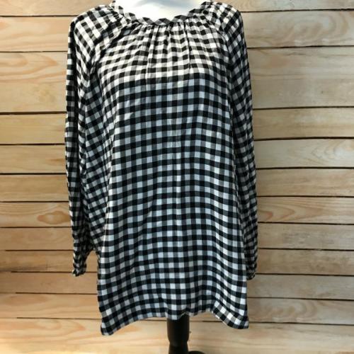 Black and white checkered top