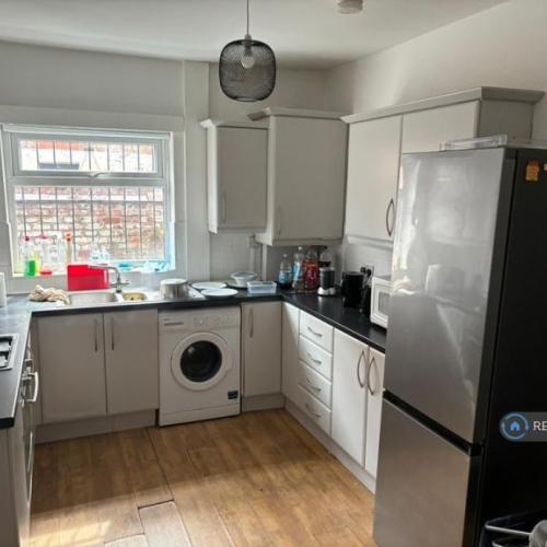 4 bedroom house in Moseley Road, Manchester, M14 (4 bed) (#2713976)