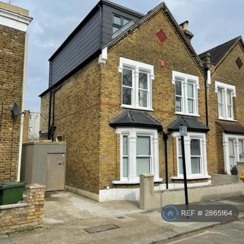 1 bedroom in Gilmore Road, London, SE13 (#2865164)