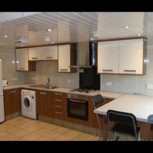 2 bedroom flat in Kennedy Street, Glasgow, G4 (2 bed) (#2868430)