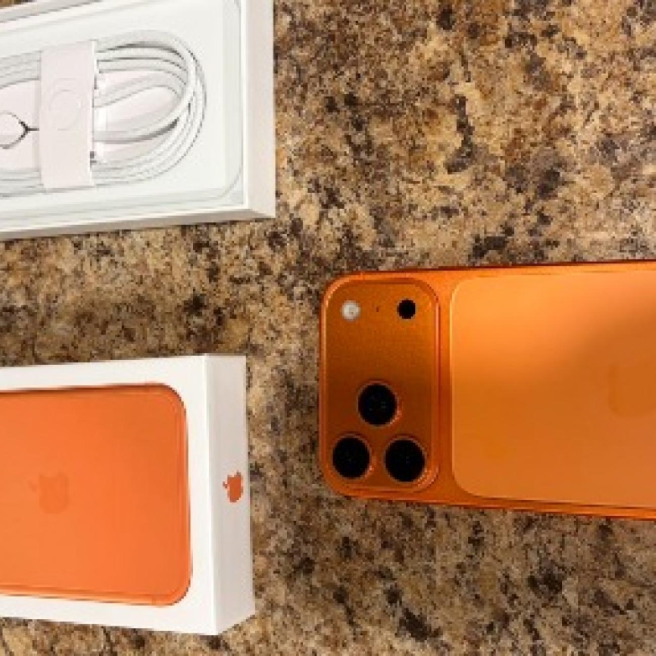 FACTORY UNLOCKED IPHONE 17 PRO MAX  1TGB.