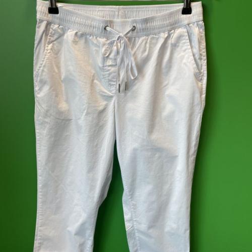 White cropped trousers