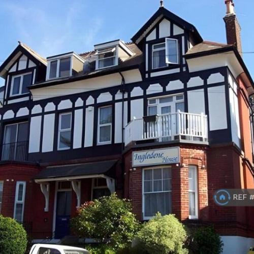 1 bedroom in Garden Views, Bournemouth, BH1 (#2846458)