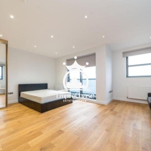 3 Bed family house to rent