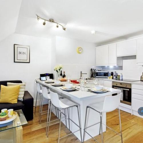 2 bedroom flat in High Street, Knaresborough, HG5 (2 bed) (#2846762)