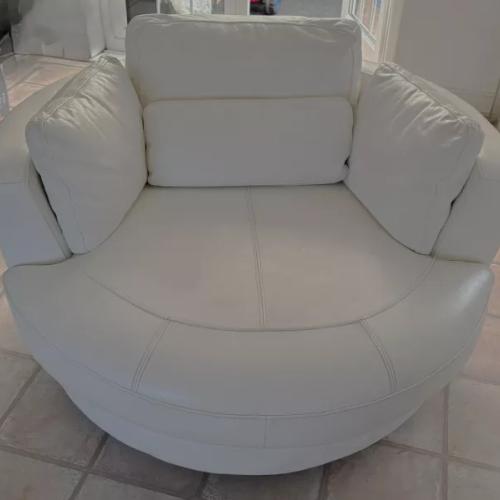 Beautiful White Leather Swivel Armchair [QUICK SALE]