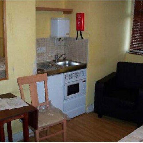 SMART SINGLE STUDIO- KENSINGTON OLYMPIA/SHEPHERDS BUSH