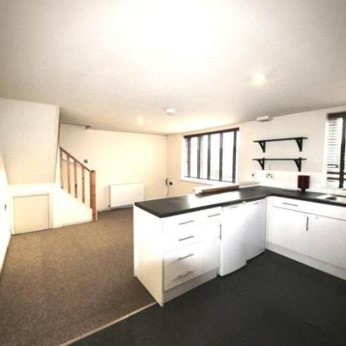 Spacious 2 bedroom flat in York